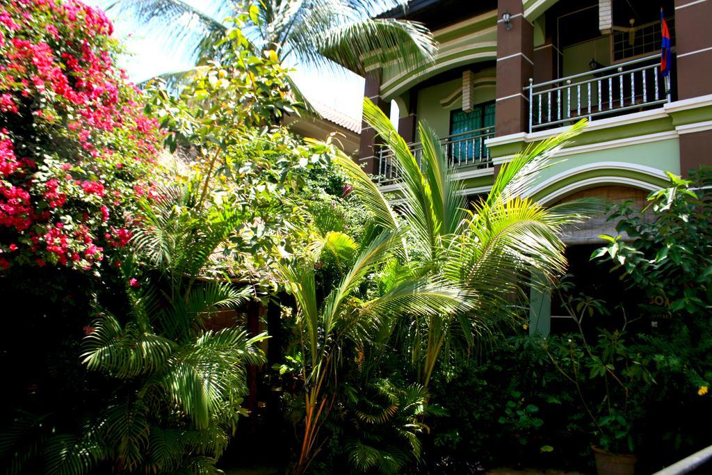Firefly Guesthouse - The Berlin Angkor Siem Reap Exterior foto